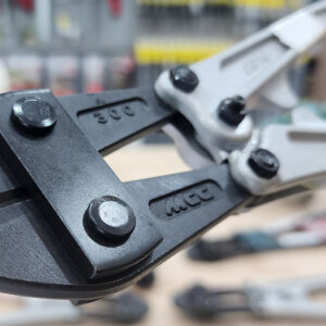 Bolt Cutters Aluminum Handles BCA reduce total weight by ~30% compared to steel handle models, enhancing portability and reducing operator fatigue.