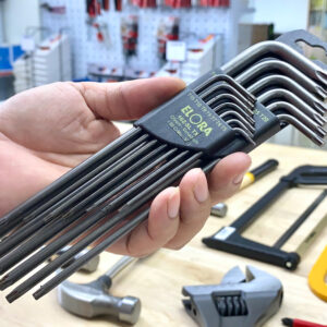 ELORA 162S-LTX long type TORX® key set weighs approximately 440 grams, balancing tool density and user handling, suitable for extended operations without compromising ergonomic control.