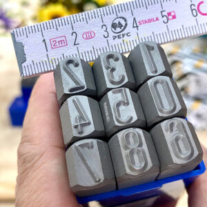 Number punch set Elora 400Z conforms to DIN 1451, ensuring uniform and legible numeric impressions.