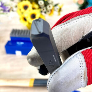 Each punch in the Number punch set Elora 400Z creates a permanent identification mark on steel.