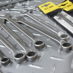 Top-quality stainless steel tool. It conforms to DIN 3113, Form B