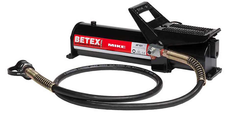 BETEX AP 921 air hydraulic foot pump is specifically designed to complement single-acting cylinders and tools