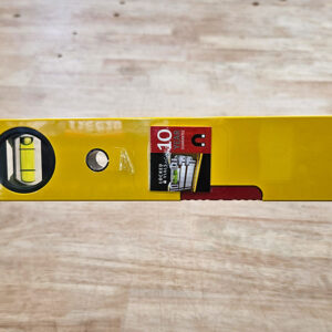 Spirit level STABILA type 70M features a hanging hole, providing convenient storage and quick accessibility in work environments.