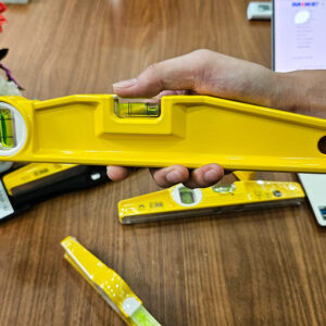 Spirit level STABILA Type 81 SM achieves measurement accuracy of ±0.5 mm/m in standard use and ±0.75 mm/m in reverse. This conforms to precision requirements in metal structure erection and fabrication layout tasks.