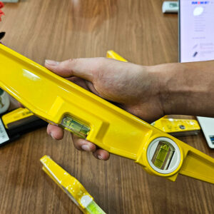 Spirit level STABILA Type 81 SM is constructed from die-cast aluminum, delivering structural rigidity and resistance to impact. This housing supports reliable performance under jobsite abuse, eliminating flex or torsional distortion during placement on steel members.
