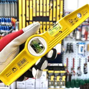 Spirit level STABILA Torpedo 02510 type 81 SM includes one milled base, dual vials, and high-strength magnets in a single integrated assembly. This combination supports alignment, fitting, and layout in steel-based construction without needing additional clamping accessories.