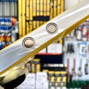 Spirit level STABILA Torpedo 02510 type 81 SM is equipped with a rare-earth magnet system embedded along the base. These magnets provide secure attachment to ferrous metals, enabling users to position or align components without auxiliary holding tools.