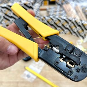 Crimping plier ELORA 467 Handles are made of hardened yellow plastic, ergonomically designed for comfort.
