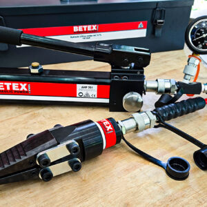 Hydraulic wedge BETEX 15TLS Duo-set is designed for synchronized lifting and spreading, preventing load tilting or misalignment.