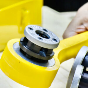 REMS eva hand die stock threads pipes ⅛–2″ and bolts 6–30 mm using compact quick-change die heads.