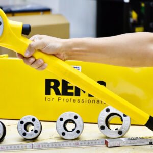 REMS eva hand die stock employs hardened, tempered steel dies ensuring long service life and clean thread results.