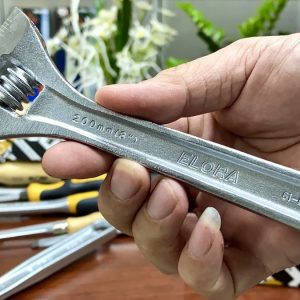 ELORA 61MB S3 wrenches feature precise mm graduation for accurate adjustments.