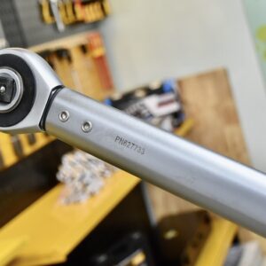 ELORA 2070 torque wrench supports three torque ranges, providing flexibility across applications.