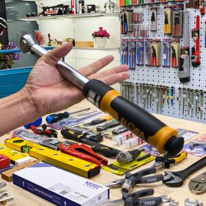 ELORA 2179 torque wrench provides tactile and audible “click” signal confirming preset torque achievement.