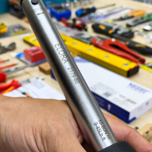 ELORA 2179 torque wrench secures torque via end-handle locking button or tamper-resistant safety cap option.