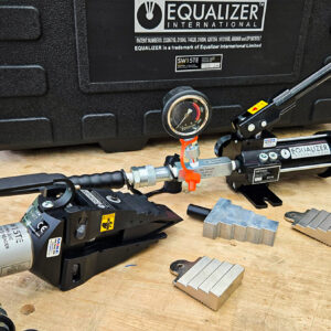 Equalizer SW15TESTD is recommended in pairs, producing 31-ton force and preventing flange misalignment.