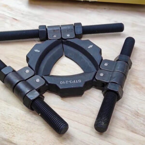 Tri-Section Pulling Plates BETEX STP-3 can be positioned behind both inner and outer bearing rings, preventing direct load transfer through moving bearing parts.