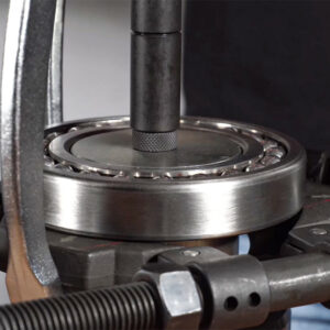 Tri-Section Pulling Plates BETEX STP-3 are compatible with all 3-arm pullers and can be used with bearing splitters for extended versatility.