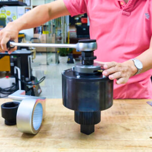 Alkitronic M-HG Manual Torque Multipliers enhance safety with overload protection and shear pin design.