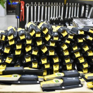 Spirit level Torpedo Stabila 02511 type 81 SM provides measurement accuracy rated at ±0.5 mm/m in the standard position and ±0.75 mm/m in reverse. These values align with tolerances demanded in steel framing, pipe rack installation, and prefabricated metal structure erection.