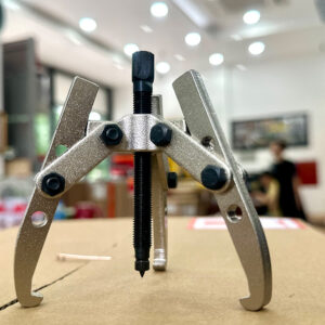BETEX MP15/16 universal bearing puller offers a jaw opening range of 70–980 mm for diverse applications.