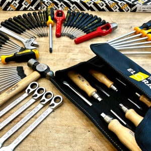 ELORA 600-S6 uses 59CrV4 chrome-vanadium blades with matte chrome finish meeting DIN ISO 2380 standards.