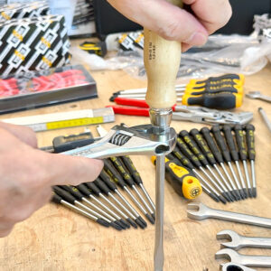 ELORA 600-S6 range covers 636-IS 75–150 and 656-PH1/PH2 to support varied assembly tasks.